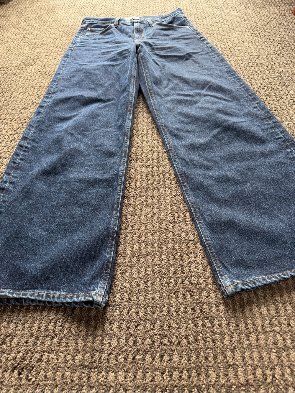Agolde Low Curve Jean in Pendulum - Picture 4 of 11